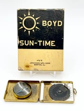 Vintage Traveling Sundial Compass Boyd Sun-Time Made By Johanson Mfg Corp w/Box