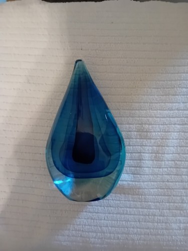 ART GLASS TEAR DROP PAPER WEIGHT IN BLUES - Picture 3 of 5