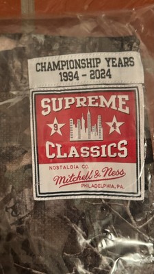 Supreme®/Mitchell & Ness® NCAA Hockey Jersey Syracuse Size Supreme®/Mitchell & Ness® NCAA Hockey Jersey Syracuse Size