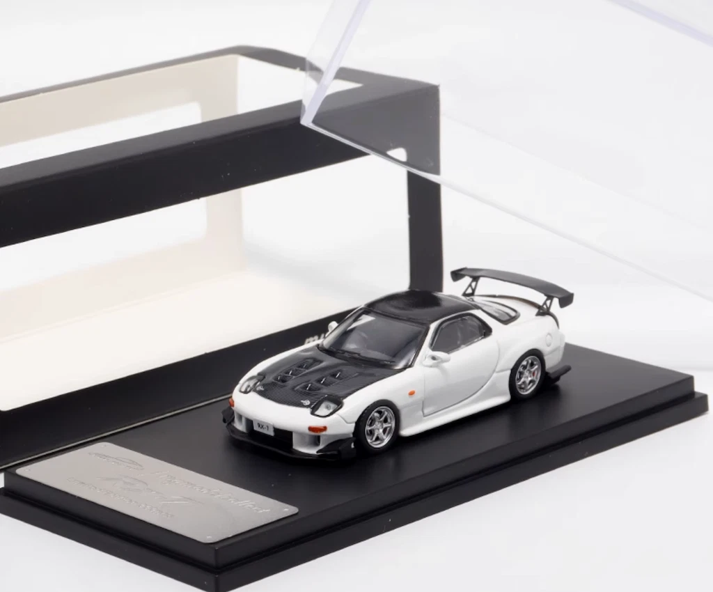 MC 1:64 White JDM RX-7 FD3S Carbon Racing Sport Model