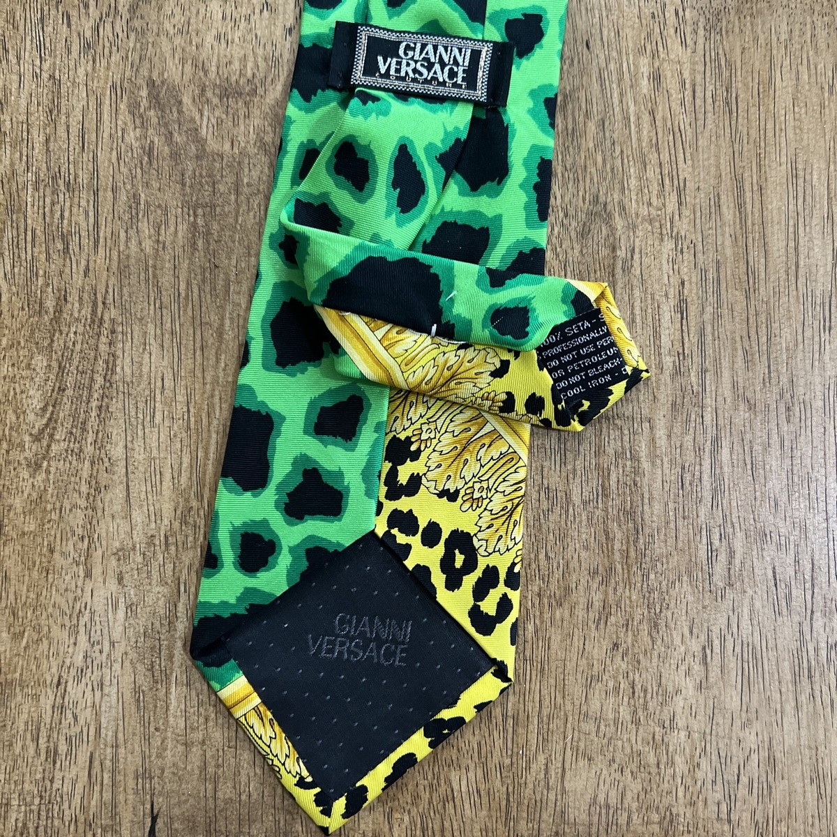 Gianni Versace Couture Silk Tie Green & Gold Animal Prints Gianni Versace Couture Silk Tie Green & Gold Animal Prints