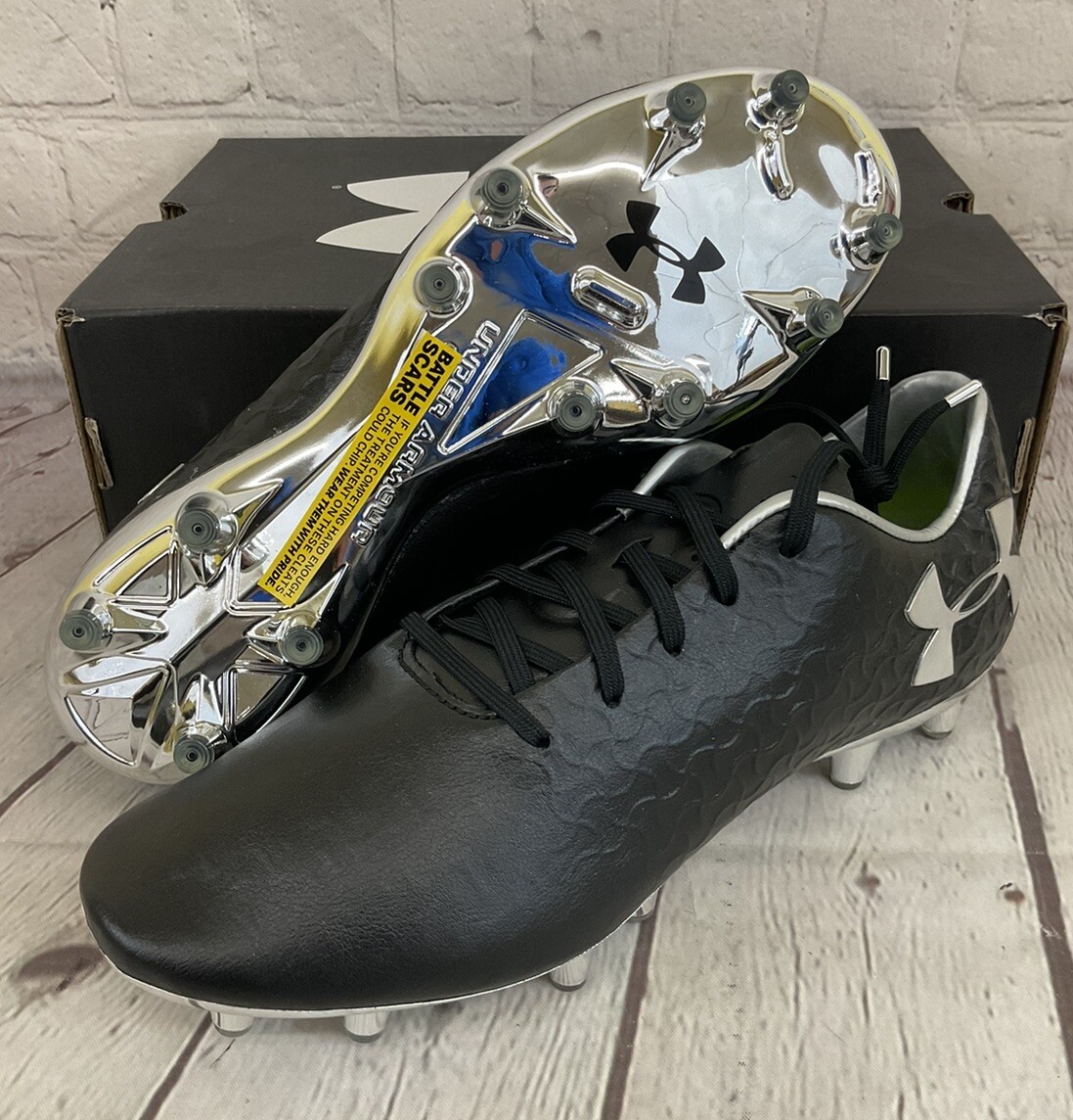 Under Armour 3000111-001 Magnetico Pro FG Youth Soccer Cleat