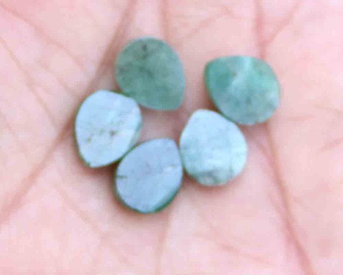 Lote de 5 piezas de piedras preciosas sueltas de esmeralda natural de 15,50 quilates hoja tallada de 9*10,5 mm - Imagen 2 de 4