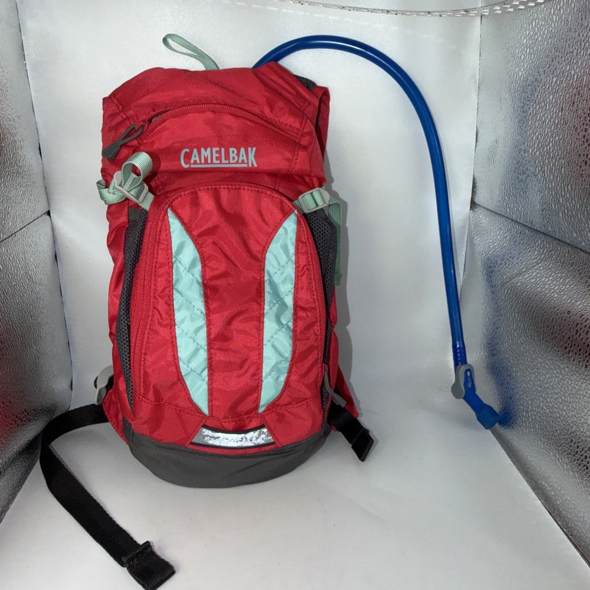 Vibedration Hydration Festival gear Backpack 2.0L Holographic H2o Bladder NWT Vibedration hydration pack - gold Like new | Mercari main image 4