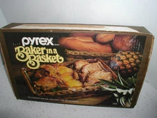 Vintage Pyrex Baker in a Basket 3 Qt Utility Dish & Woven Basket 2330 IN BOX