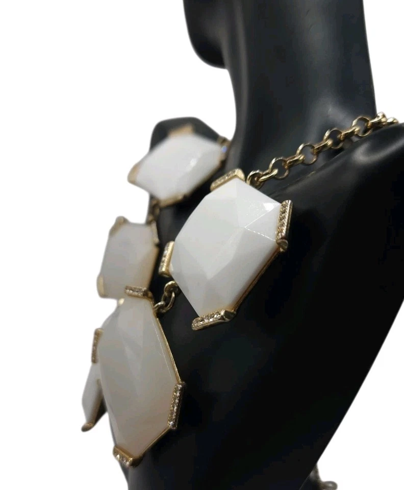 Collar Gargantilla 18" BANANNA REPUBLIC Estrás y Rectángulos de Resina Lucita Blanca Foto 2 de 4