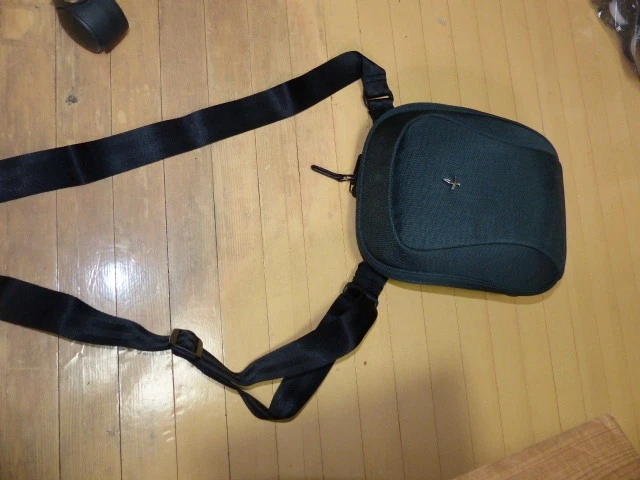 Estuche para binoculares SWAROVSKI solo XL 50/56 para binoculares SWAROVSKI EL12 × 50 Foto 2 de 4