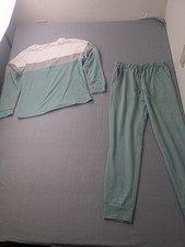   NWT Women  s 2-Piece Lounge Set - Color Block Long Sleeve Top  Joggers - Sage -