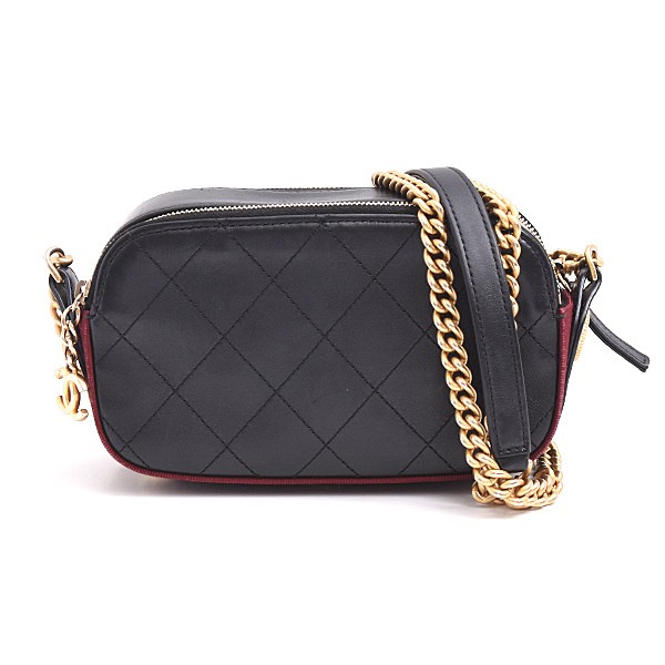 CHANEL Matelasse Chain Shoulder Bag in Black Calf Leather Pre-Owned