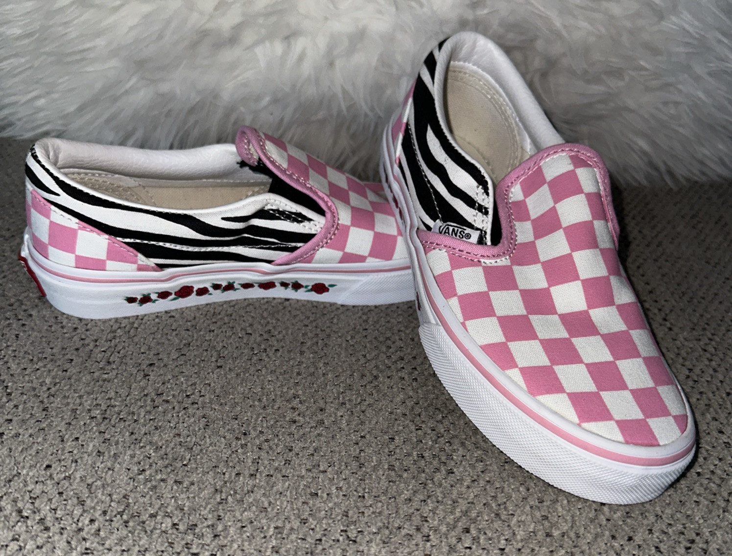 Vans Girls Pink Check Black Zebra Classic Slip-On Sneakers Size US 1.5 New-image