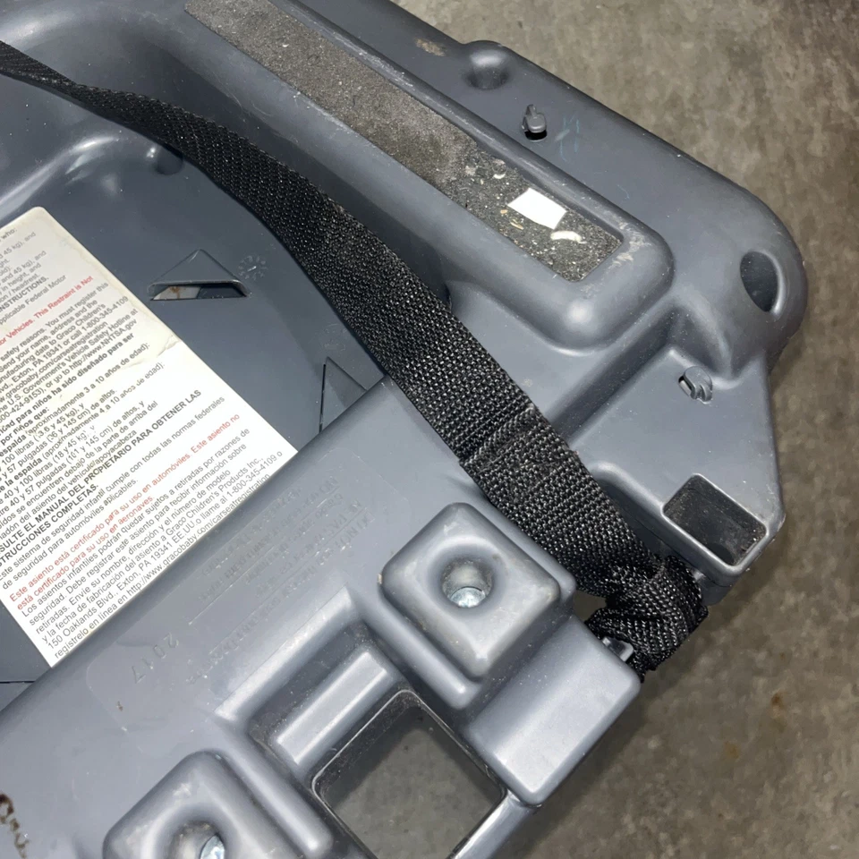 Asiento de coche Graco Turbo Booster sin respaldo sin cubierta Millers Fashion 40 lb - 100 lb Foto 3 de 4