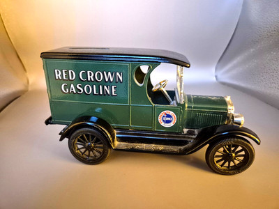 Ertl 1923 Chevy 1/2 Ton Money Truck Red Crown Gasoline USA Limited Edition