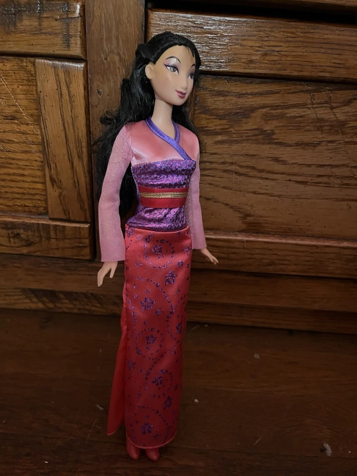 Muñeca Princesa Mulan Disney Foto 3 de 3