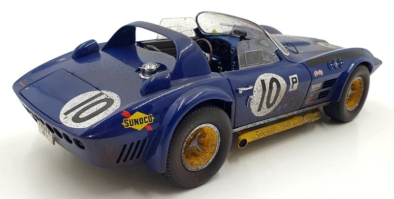 Exoto 1/18 scale RLG19032FLP Corvette Grand Sport coupe 1966 Sebring Penske #10 - Image 3 of 4