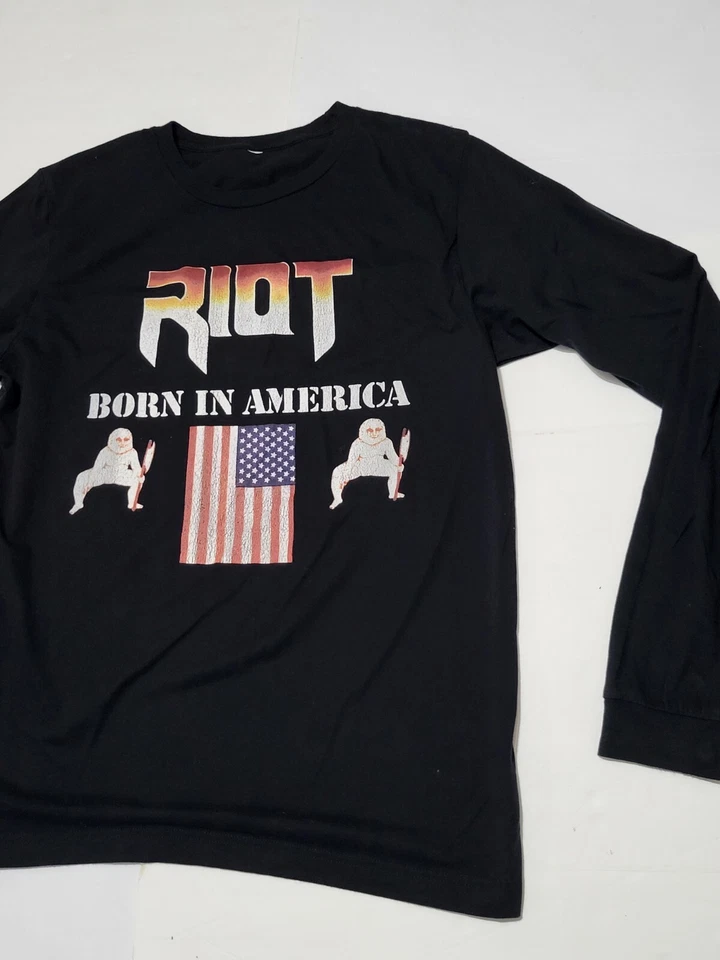 (#30) Camiseta manga larga Riot Society negra mediana para mujer Foto 2 de 3