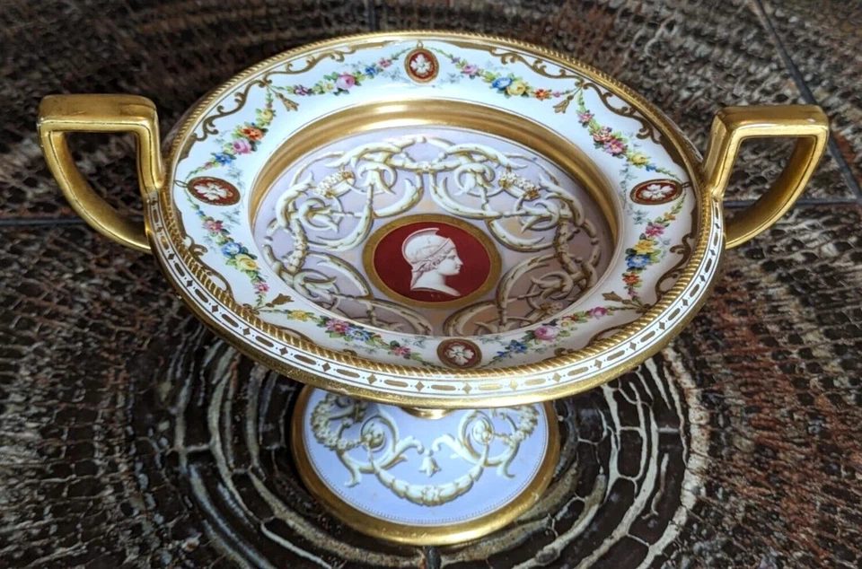 19th Century Bing & Grondahl Danish Classical Thorvaldsen Grand Tour Tazza Bowl - Image 2 of 4