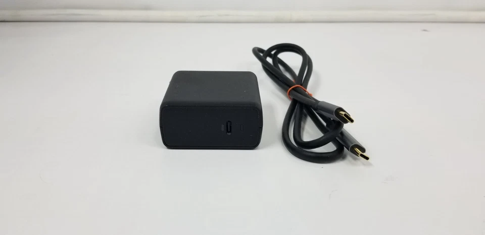 Cargador de Pared Insignia NS-PAC65C 65W USB-C con Cable de 3 Pies ~Probado Excelente Estado Foto 3 de 4