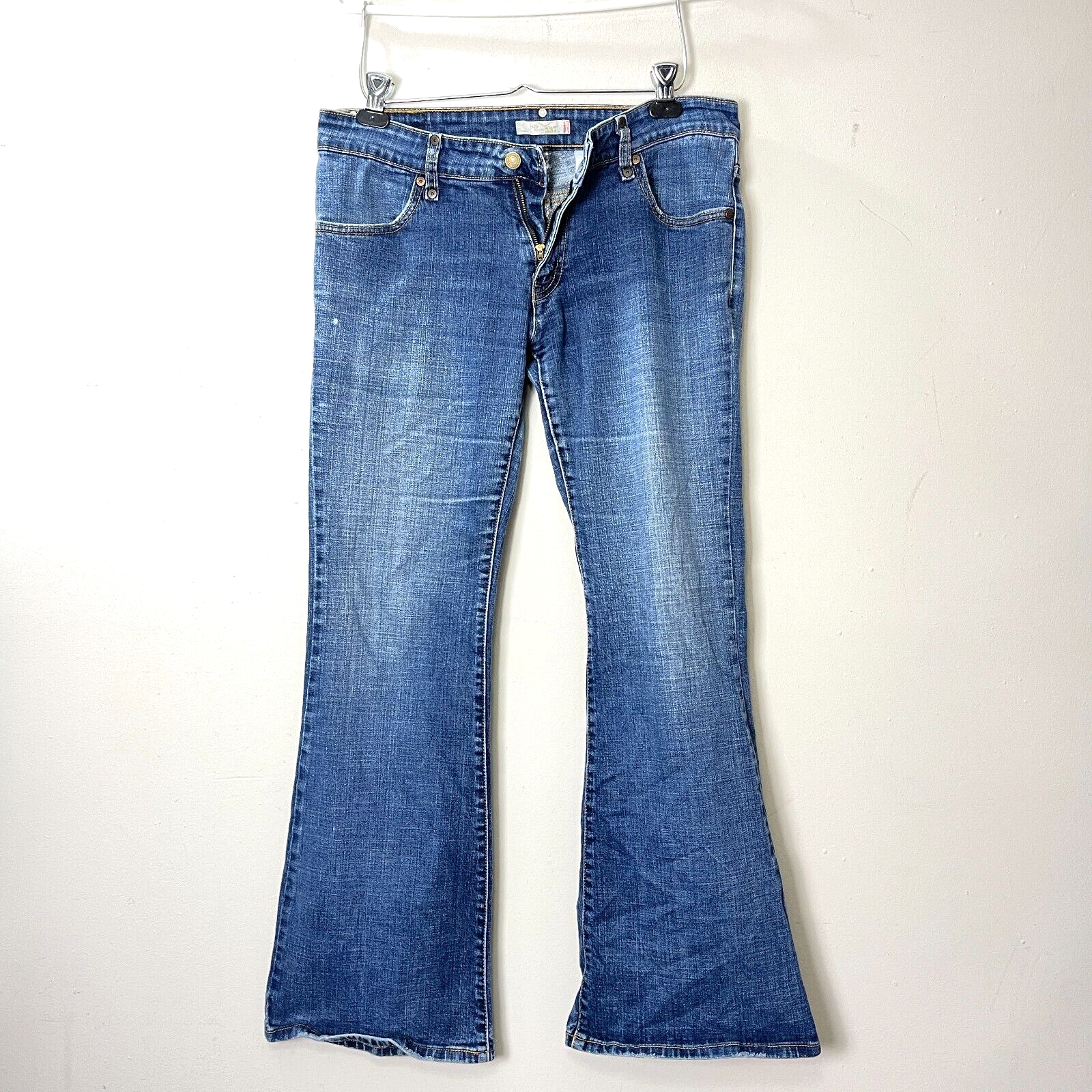 Levis 537 Low Flare Jeans Women’s Size 10M Blue Denim Y2k Normcore Outdoor Pants