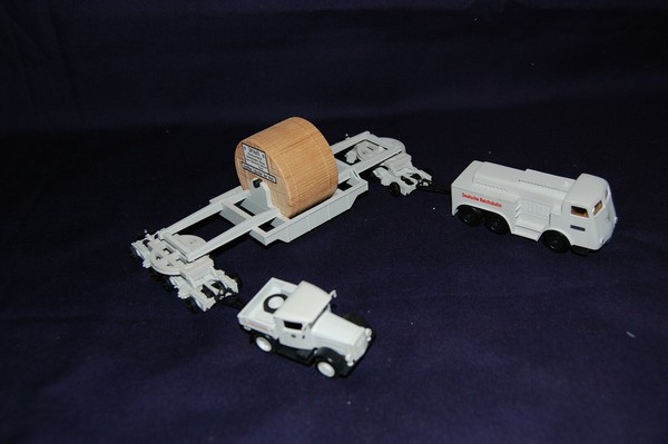 MARKLIN 46824. Vagón con bobina de papel y camión. SIN CAJA