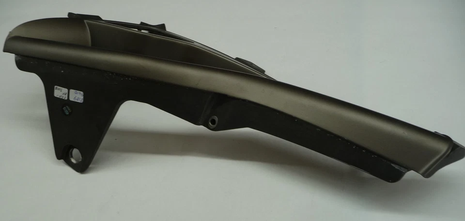 Cubierta de admisión para parachoques trasero izquierdo Ferrari 458 Italia Spider 2010-2015 81899410 OEM Foto 4 de 4