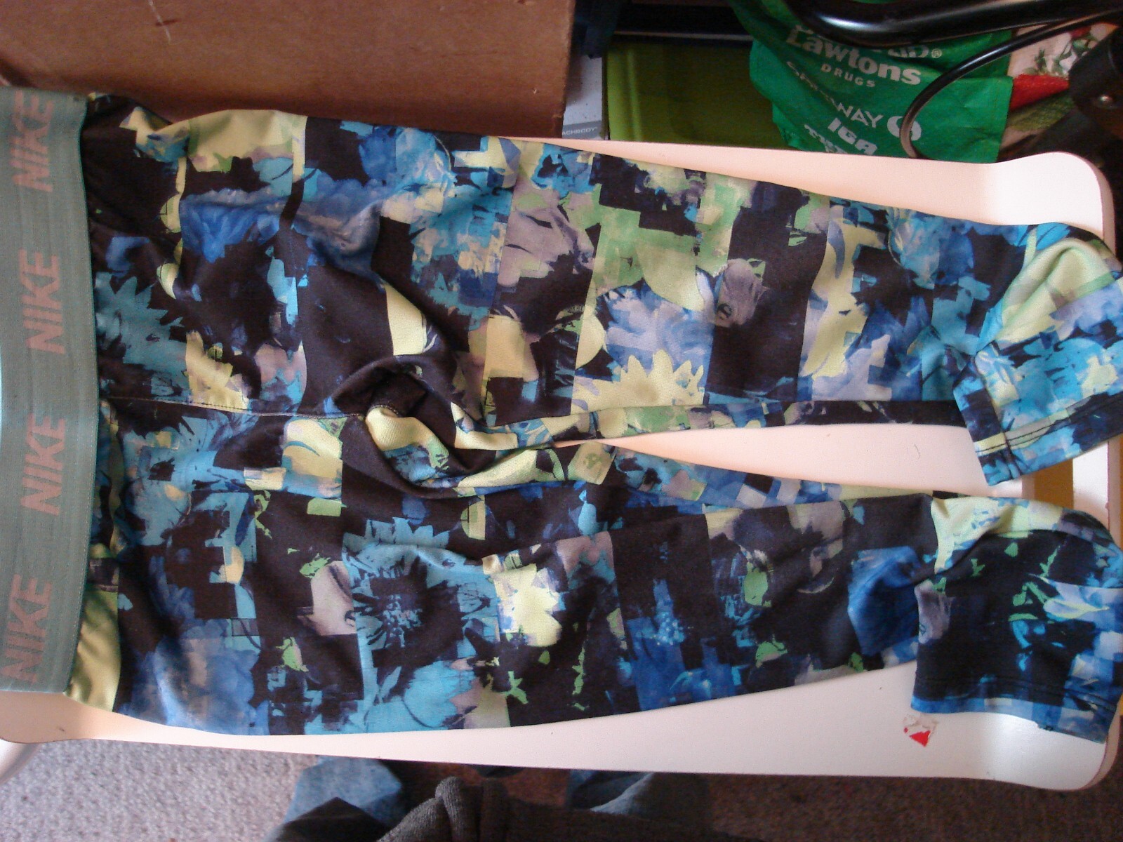 Picture 1 of 4