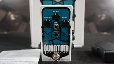 Pigtronix Quantum Time Modulator Mini Modulation Pedal w/ Box & Power Supply