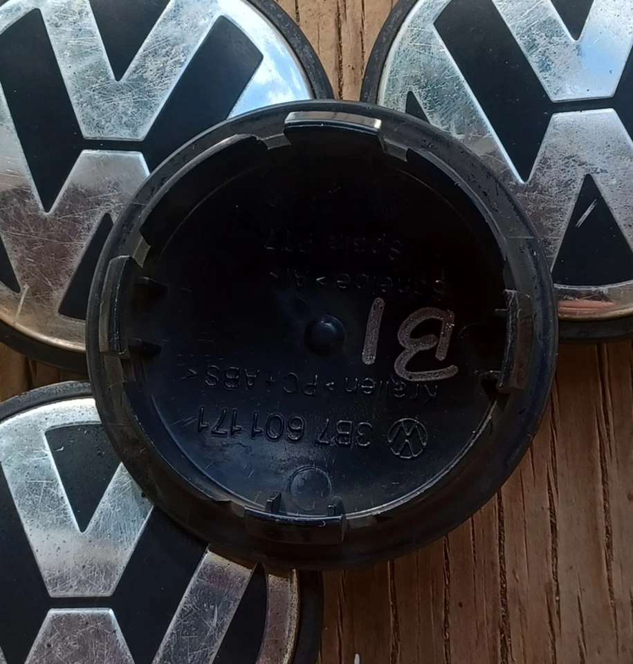 Volkswagen Golf Jetta Passat center cap set of 4, 2002-2020, p/n 3B7 601 171 B1 - Image 3 of 3