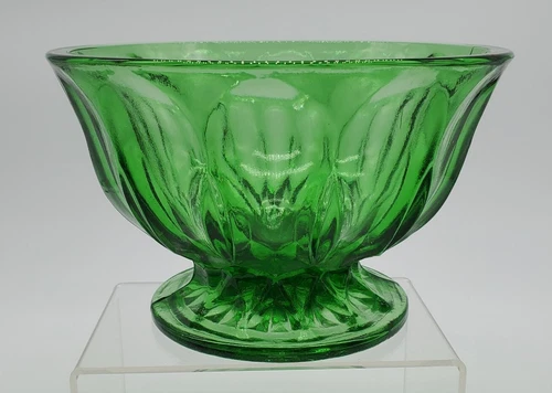 VINTAGE ANCHOR HOCKING GREEN GLASS PEDESTAL BOWL FAIRFIELD 6"