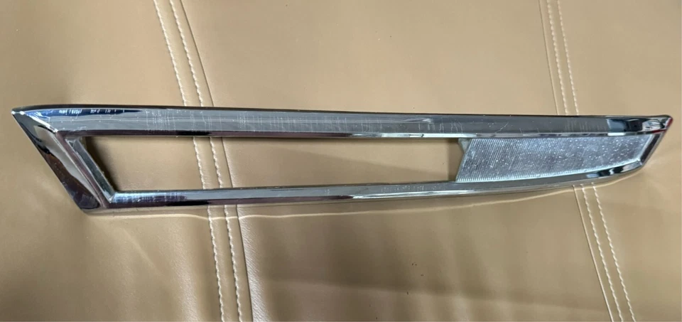 Buick Wildcat 1966 derecho derecho delantero derecho marcador luz bisel 5957982 usado OEM 66 Foto 3 de 4