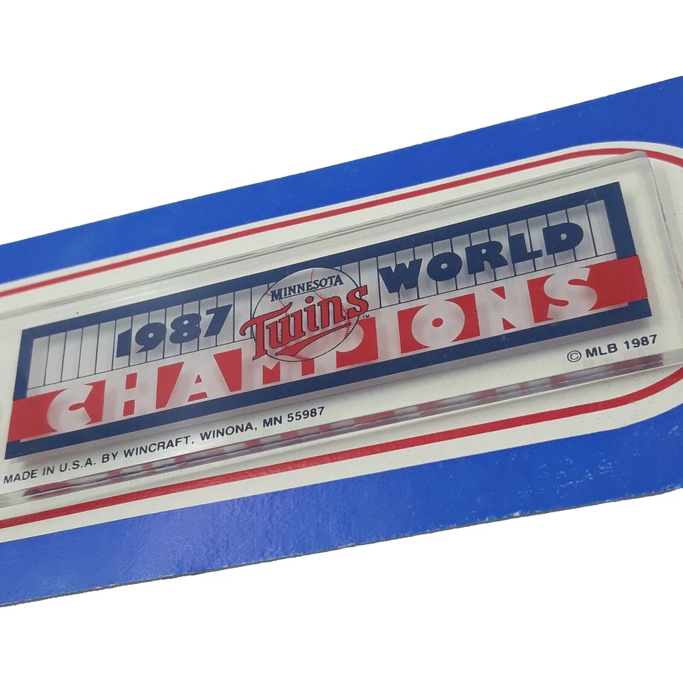 Minnesota Twins Vintage 1987 World Series Champions 5" Wide Lucite Keychain  - Image 4 of 4