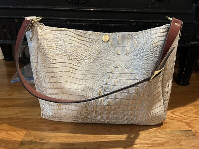 South Life Supply Leather Bucket Bag. Crocodile Embossed Pattern. Ivory & Gold