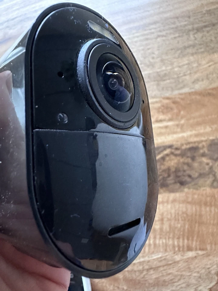 3 Arlo Ultra 4K HDR Wireless Security Cameras With Doorbell And Base Station - Image 4 of 4