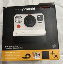 Polaroid Essentials Box: Film Camera with Automatic Focus  Polaroid 600 Format