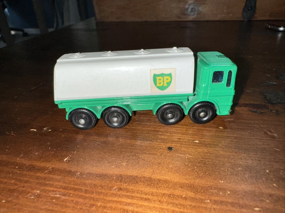 MATCHBOX LESNEY NO 32 LEYLAND BP PETROL TANKER MADE IN ENGLAND NEAR MINT - Image 3 of 4