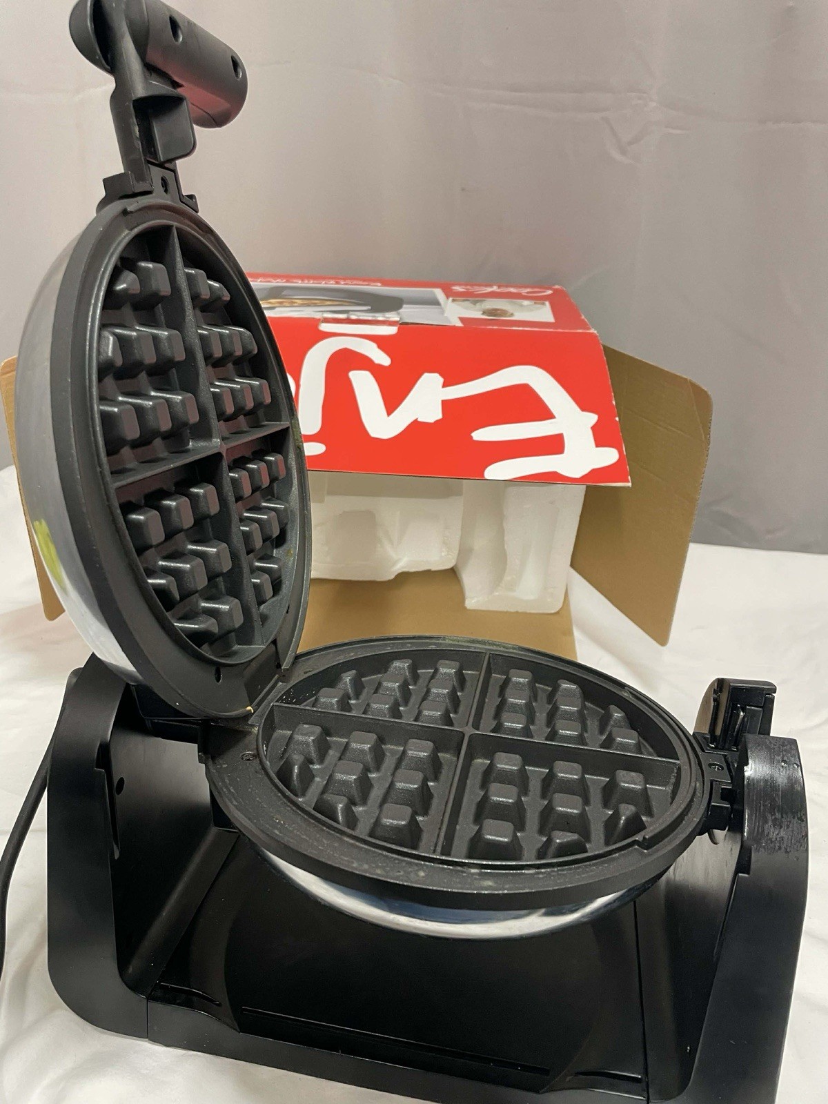 Gordon Ramsay Cooks Waffle Maker