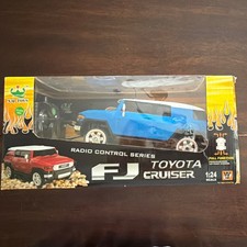 XQ Toys Toyota FJ Cruiser RC Car 1:24 Scale B...