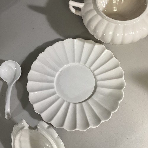 LEER Tureen de porcelana de cerámica blanca esmaltada OUSA vintage con platillo y cucharón C618 - Imagen 5 de 12