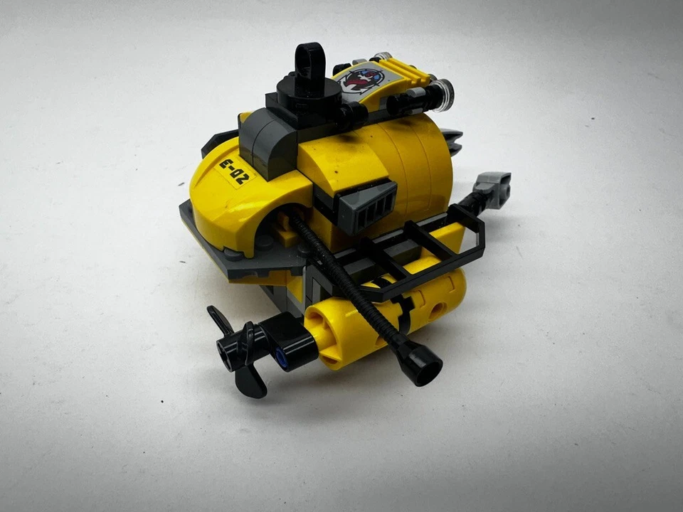 LEGO City Deep Sea Submarine plus More - Image 4 of 4