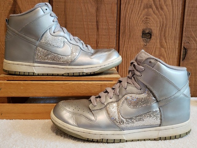 womens silver dunks