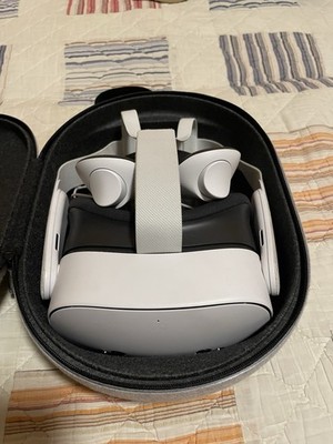 Meta Quest 3S 128GB VR Brille 8 Monate Alt + Tasche Wie Neu