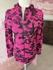 SOHO SPORT CAMO HOODIE HOT PINK SIZE L
