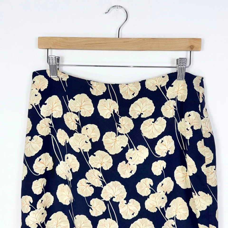 Diane Von Furstenberg Women's Kara Floral Pencil Midi Skirt Size 8 Navy Blue - Image 4 of 4