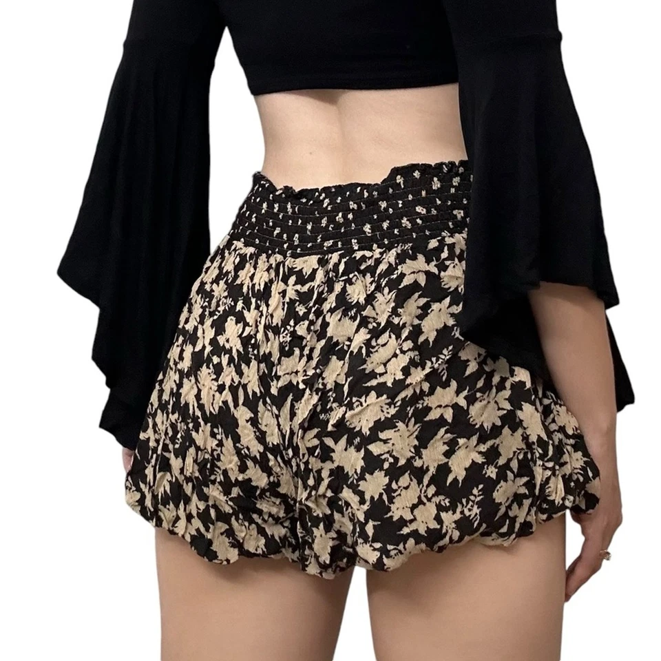 Free People Shorts Bloomers Floral Bubble Hem Boho Festival Fairy Size Small - Image 2 of 4
