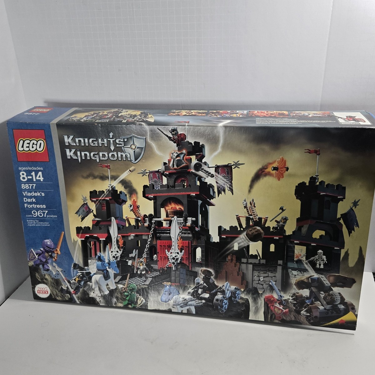 【中古・値下げ】レゴブロック　ブラデックの暗黒の要塞(8877)　+シリーズ不特定パーツ 低価，得価 レゴ #8877 ナイトキングダム Knights Kingdom ブラデック