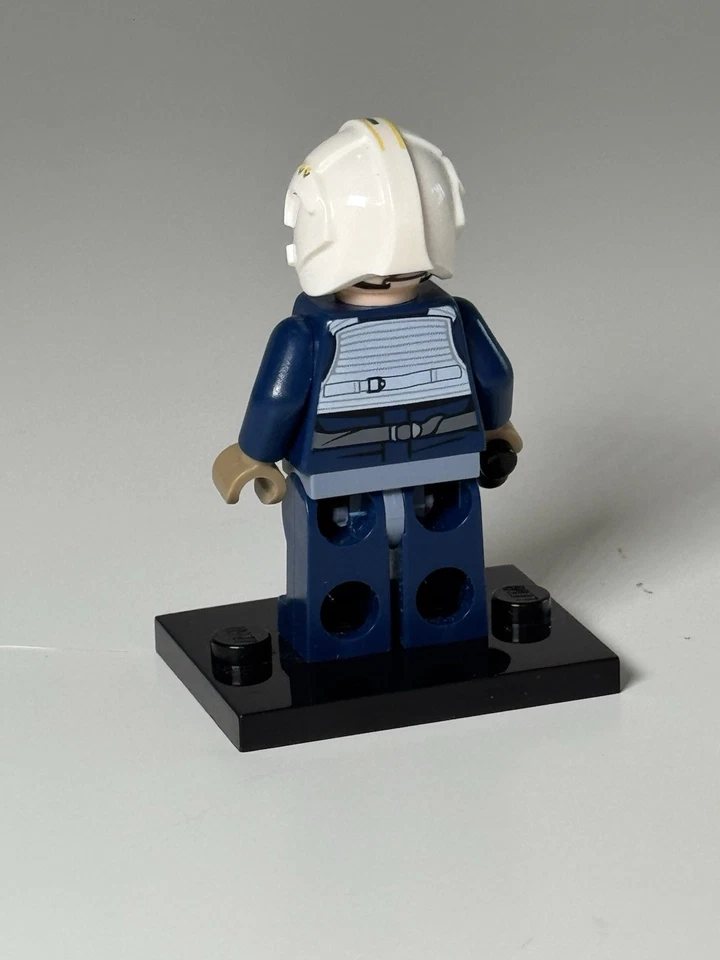 LEGO Star Wars минифигурка повстанца пилот U-wing / Y-wing sw0793 - Rogue One 75155 - Изображение 3 из 4