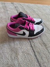 Jordan 1 SE Low Fuchsia for Sale | Authenticity Guaranteed  display picture 1