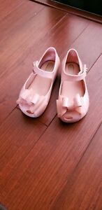 Brand new Mini Melissa Ultragirl Pink Bow Mary Janes Sz 7