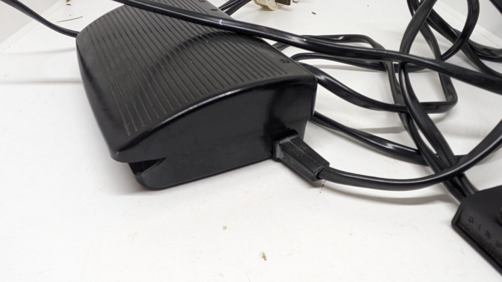 Singer Sewing Machine Foot Pedal Speed Controller 3 Pin D Plug. 618597