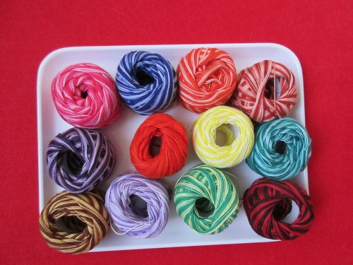 12 x Domino (Pearl Cotton)Perlgarn N° 8 zum Sticken, Häkeln, Basteln bunte Garne - Bild 2 von 2