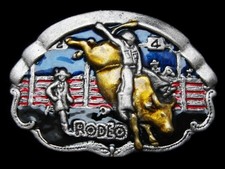LL17114 NOS VERY COOL  RODEO COWBOY RIDING BUCKING  BULL BELT BUCKLE